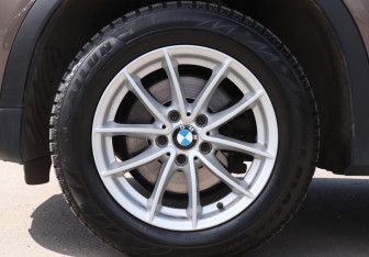 Подержанный автомобиль BMW X3 2014 года (20 фото)