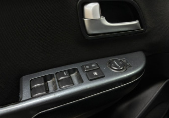 Подержанный автомобиль Kia Rio Sedan 2012 года (18 фото)