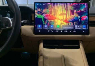 Подержанный автомобиль AITO M7 2023 года (16 фото)