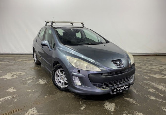 Подержанный автомобиль Peugeot 308 Hatchback 2008 года (3 фото)