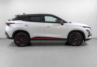Подержанный автомобиль Omoda C5 2023 года (4 фото)