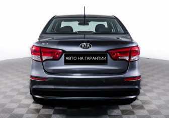 Подержанный автомобиль Kia Rio Sedan 2015 года (6 фото)