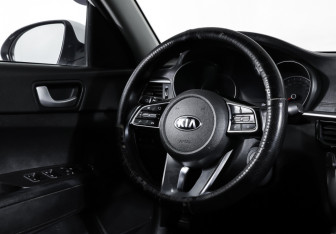 Подержанный автомобиль Kia Optima Sedan 2019 года (12 фото)