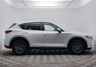 Подержанный автомобиль Mazda CX-5 2017 года (6 фото)