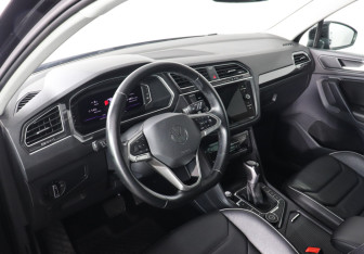 Подержанный автомобиль Volkswagen Tiguan 2021 года (9 фото)