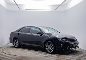 Подержанный автомобиль Toyota Camry Sedan 2018 года (3 фото)