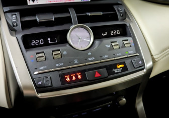 Подержанный автомобиль Lexus NX 2021 года (25 фото)