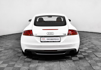 Подержанный автомобиль Audi TT Coupe 2011 года (6 фото)
