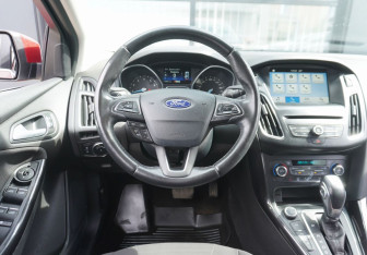 Подержанный автомобиль Ford Focus Hatchback 2018 года (13 фото)