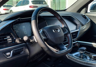 Подержанный автомобиль Geely Tugella 2022 года (13 фото)