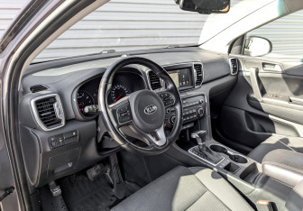 Подержанный автомобиль Kia Sportage 2017 года (16 фото)