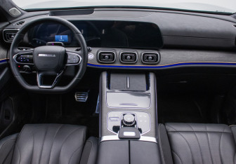 Подержанный автомобиль Jaecoo J8 2024 года (13 фото)