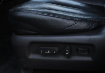 Подержанный автомобиль Hyundai Santa Fe 2011 года (18 фото)