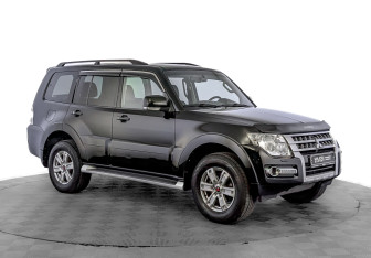 Подержанный автомобиль Mitsubishi Pajero 2014 года (3 фото)
