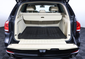 Подержанный автомобиль BMW X5 2014 года (9 фото)