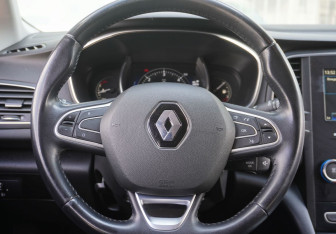 Подержанный автомобиль Renault Megane Wagon 2018 года (14 фото)