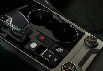 Подержанный автомобиль Volkswagen Touareg 2022 года (18 фото)
