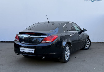 Подержанный автомобиль Opel Insignia Sedan 2010 года (5 фото)