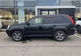 Подержанный автомобиль Nissan X-Trail 2007 года (8 фото)