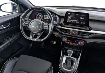 Подержанный автомобиль Kia Cerato Sedan 2022 года (29 фото)