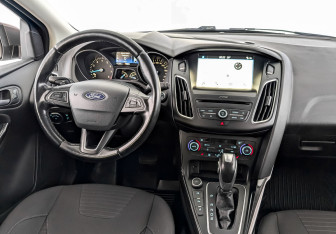 Подержанный автомобиль Ford Focus Hatchback 2018 года (14 фото)