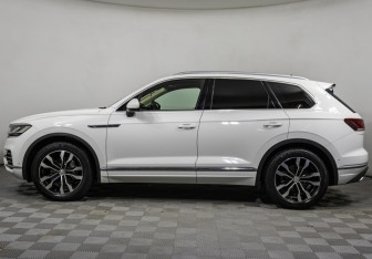 Подержанный автомобиль Volkswagen Touareg 2019 года (8 фото)