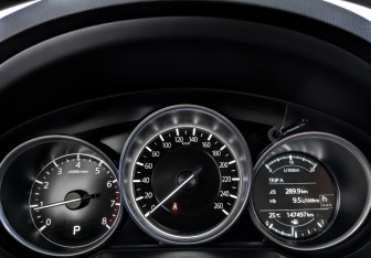 Подержанный автомобиль Mazda CX-5 2020 года (16 фото)