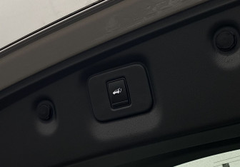 Подержанный автомобиль Infiniti QX60 2018 года (11 фото)