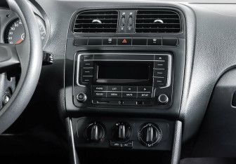 Подержанный автомобиль Volkswagen Polo Sedan 2016 года (11 фото)