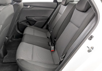 Подержанный автомобиль Hyundai Solaris Sedan 2021 года (12 фото)