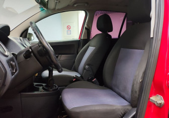 Подержанный автомобиль Ford Fusion 2008 года (10 фото)