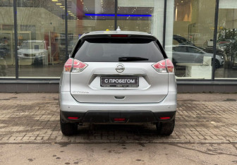 Подержанный автомобиль Nissan X-Trail 2018 года (7 фото)