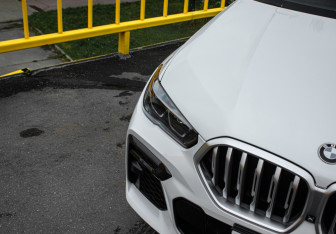 Подержанный автомобиль BMW X6 2021 года (14 фото)