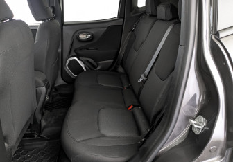 Подержанный автомобиль Jeep Renegade 2018 года (18 фото)