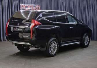Подержанный автомобиль Mitsubishi Pajero Sport 2018 года (5 фото)