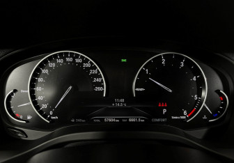 Подержанный автомобиль BMW X3 2021 года (13 фото)