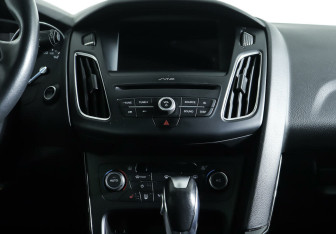 Подержанный автомобиль Ford Focus Hatchback 2018 года (14 фото)