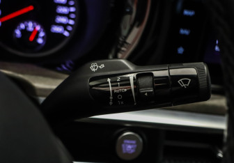 Подержанный автомобиль Kia K5 2022 года (10 фото)