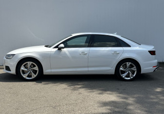 Подержанный автомобиль Audi A4 Sedan 2019 года (8 фото)