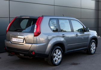 Подержанный автомобиль Nissan X-Trail 2013 года (5 фото)