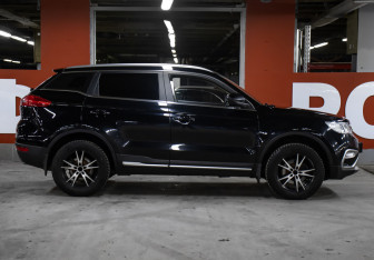 Подержанный автомобиль Geely Atlas 2020 года (4 фото)