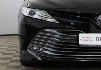 Подержанный автомобиль Toyota Camry Sedan 2018 года (15 фото)