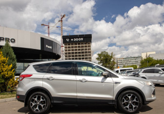 Подержанный автомобиль Ford Kuga 2014 года (3 фото)
