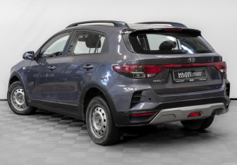 Подержанный автомобиль Kia Rio Hatchback 2021 года (7 фото)