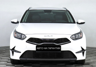 Подержанный автомобиль Kia Ceed Wagon 2021 года (2 фото)