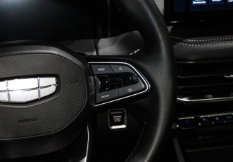 Подержанный автомобиль Geely Okavango 2024 года (20 фото)