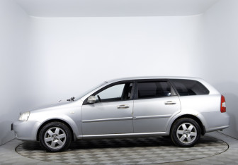 Подержанный автомобиль Chevrolet Lacetti Wagon 2006 года (8 фото)