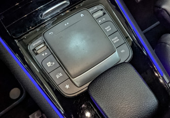 Подержанный автомобиль Mercedes-Benz GLB 2021 года (25 фото)