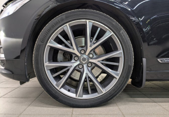 Подержанный автомобиль Volvo S90 2020 года (19 фото)