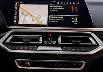 Подержанный автомобиль BMW X5 2020 года (15 фото)
